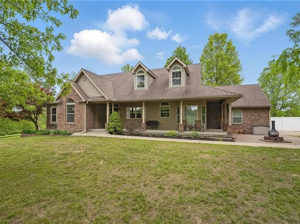 3805 SE Timberlake Dr, Holt, MO 64048