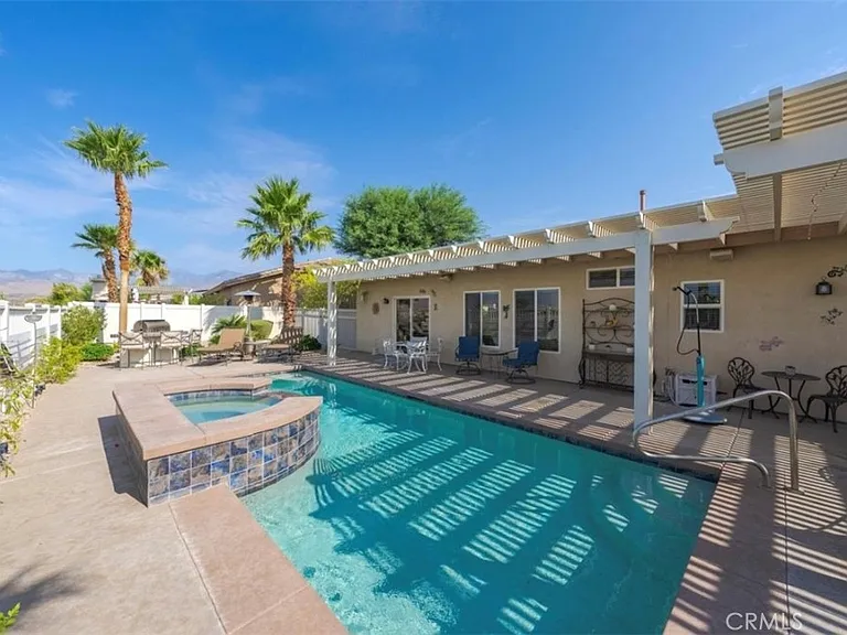 64355 Silver Star Ave — Photo 4