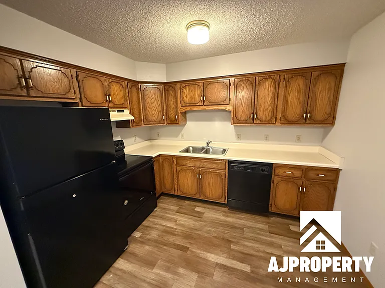 609 N Teton Dr #8 — Photo 3