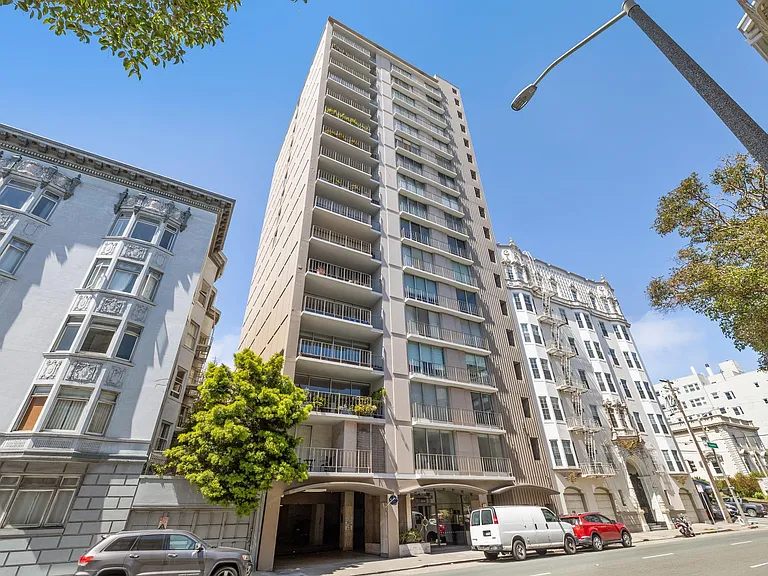 1835 Franklin St #301 — Photo 1
