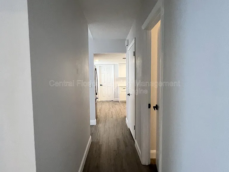 914 Robinhood Ct — Photo 20