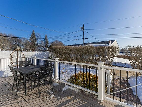 4th image of 2 Ridgeland Avenue