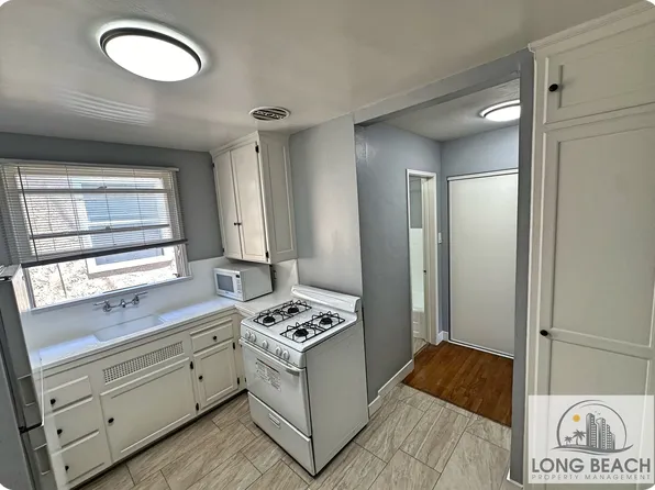 1162 E 3rd St APT 18, Long Beach, CA 90802