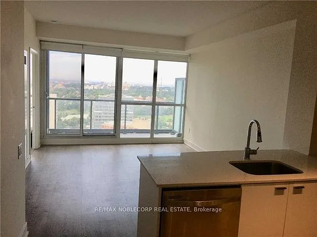 30 Roehampton Ave #2803 — Photo 5