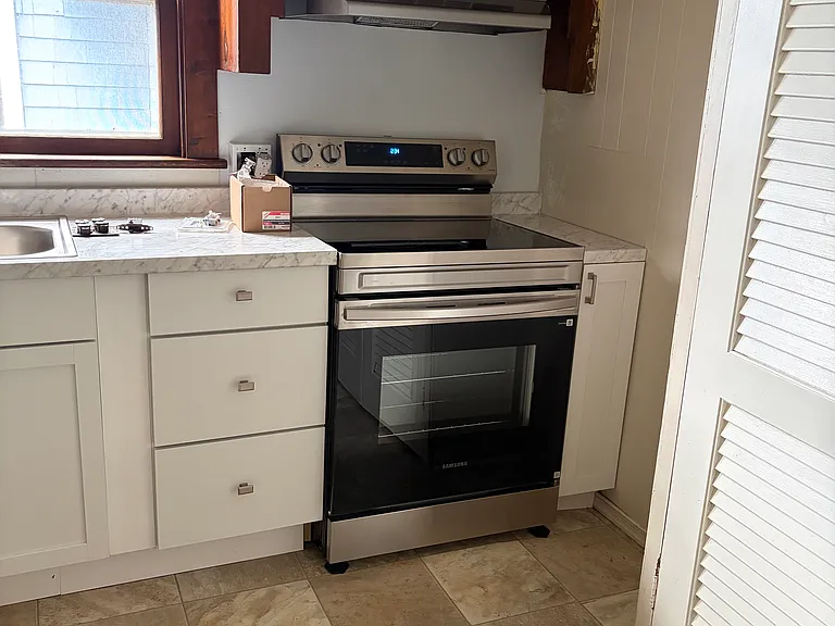 111 Fisher Ave — Photo 3