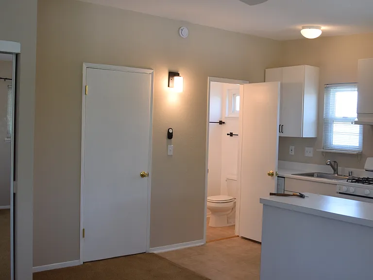 772 S Earlham St — Photo 1