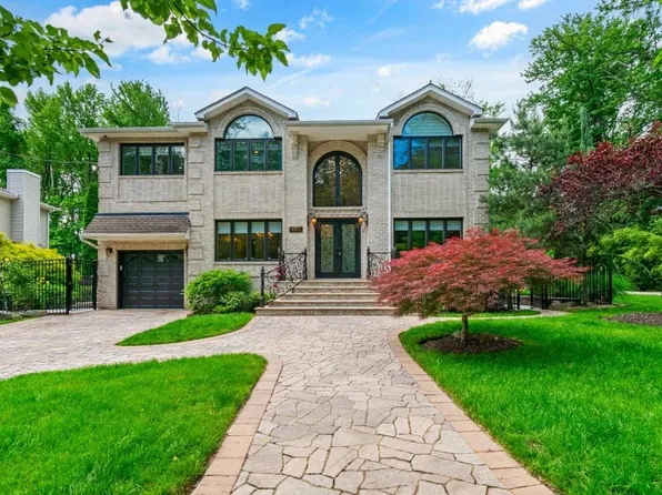 476 Hargold Ave, Staten Island, NY 10309