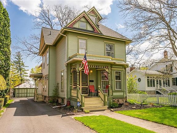2nd image of 65 Gibson St