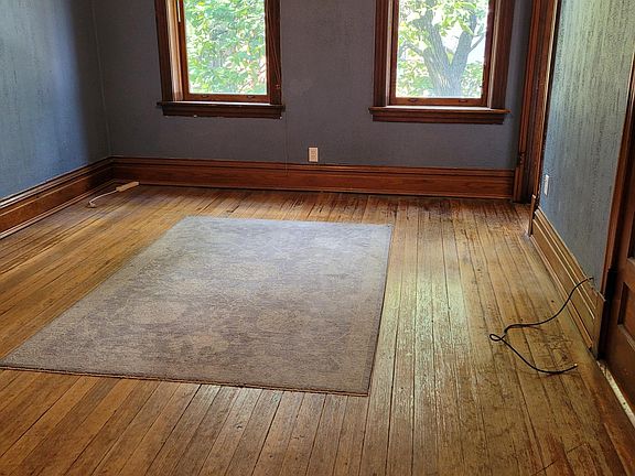 2nd image of 1727 N Hermitage Ave #2