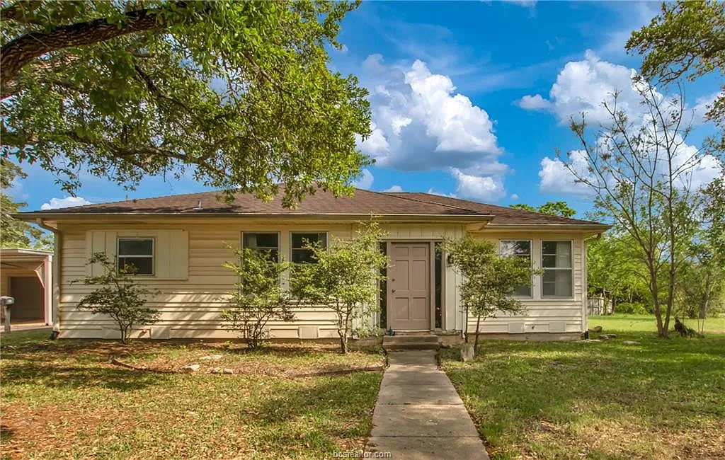 2 bed, 1226 sqft, $1,800 — Photo 1
