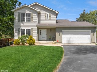 517 High St, Wauconda, IL 60084