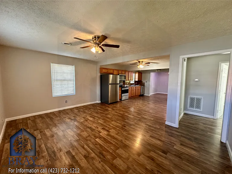 729 E Sullivan St — Photo 3