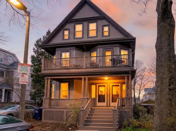 2 Moultrie St #2, Dorchester Center, MA 02124
