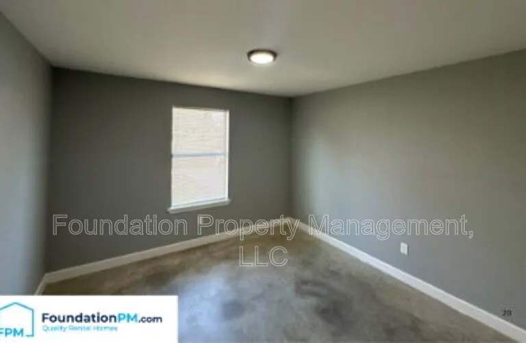 555 Monteagle Dr — Photo 14