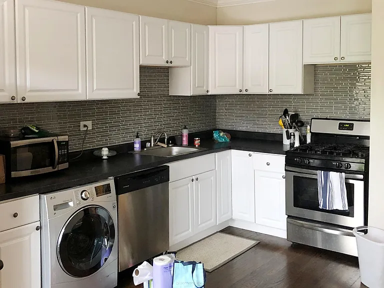 2129 N Dayton St #201 — Photo 2