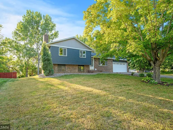 2612 Kempston Dr, Woodbury, MN 55125