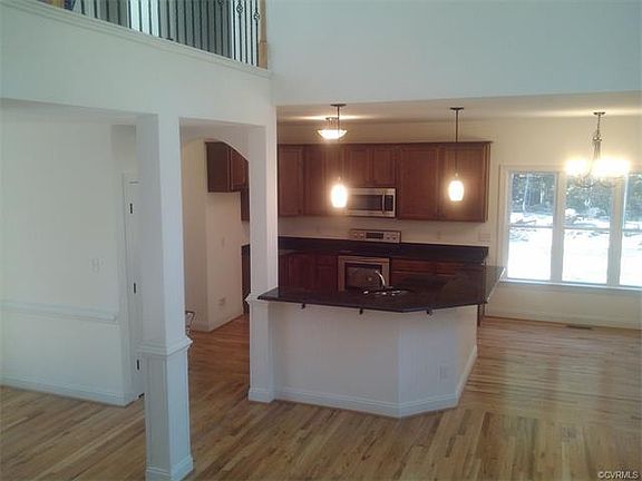 2nd image of 21124 Baileys Ln