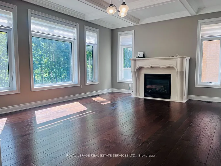 2366 Chateau Cmn — Photo 10