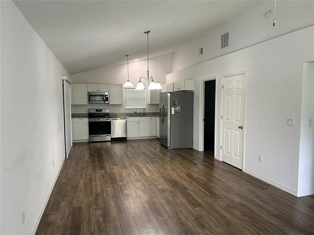2 bed, 2.0 bath, 1012 sqft, $1,550 — Photo 2