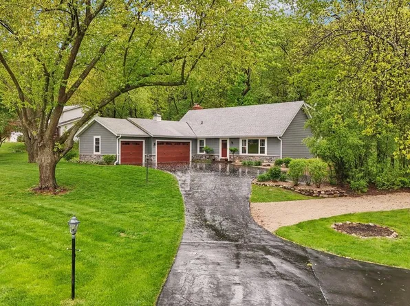 S29W29918 South Bethesda CIRCLE, Waukesha, WI 53188
