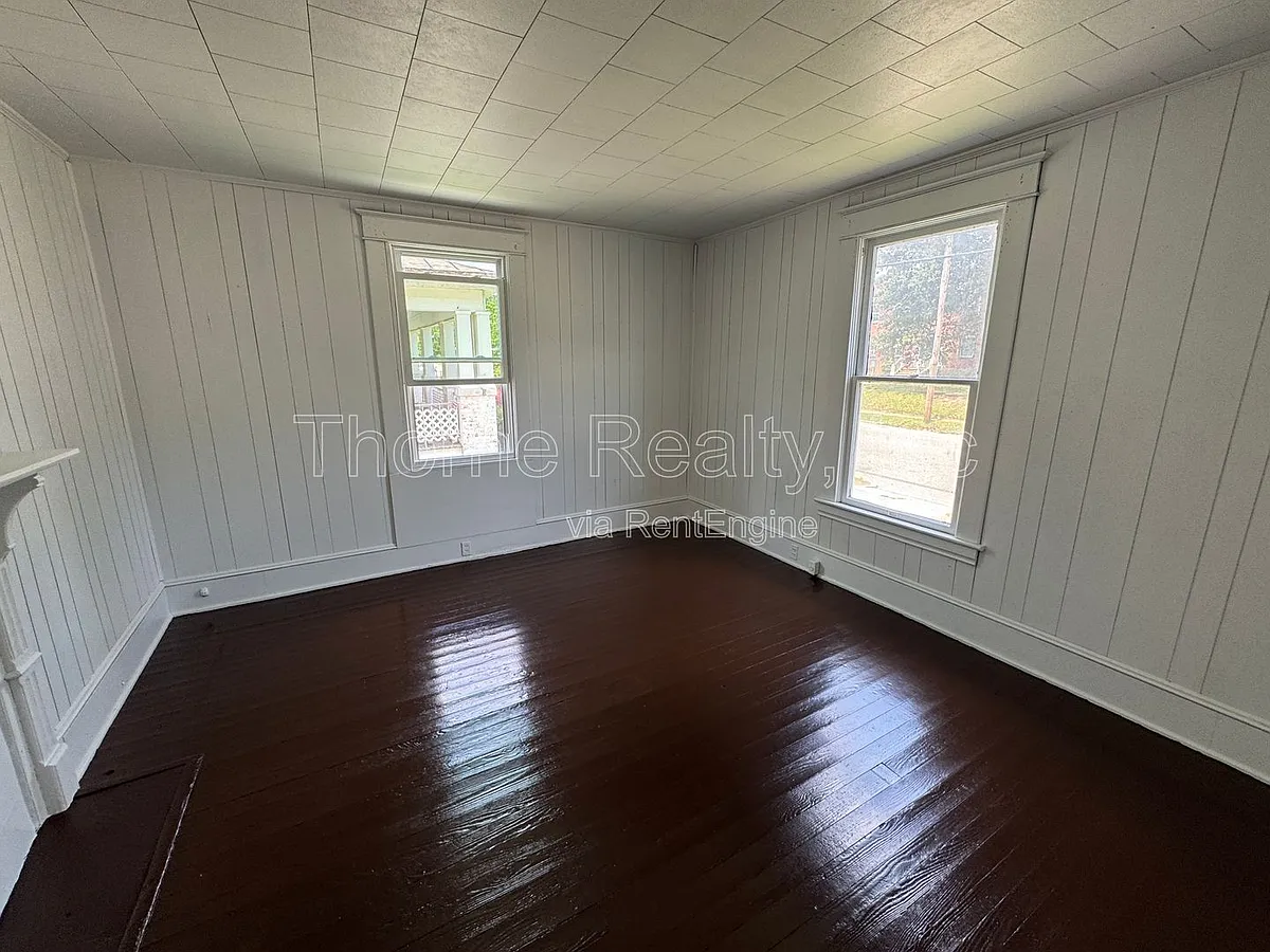 Building Photo - 809 Sunset Ave