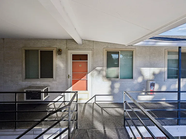 Taylor St Apartment — Photo 3