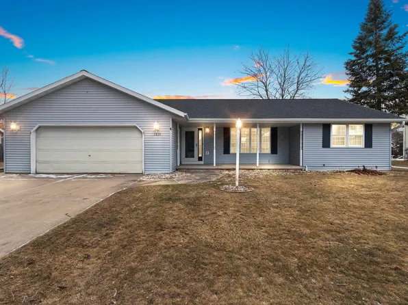 2839 Sunray Ln, Green Bay, WI 54313