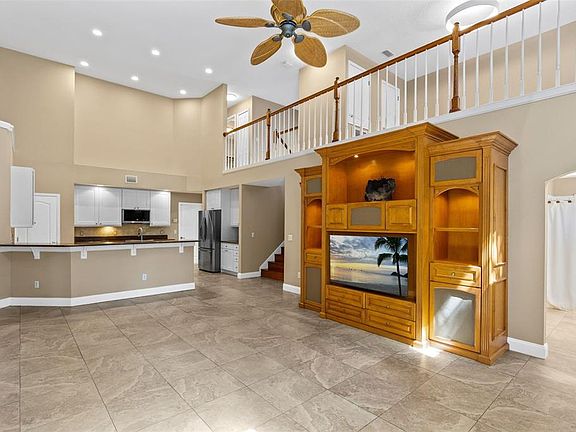 3rd image of 525 Saddlewood Ln