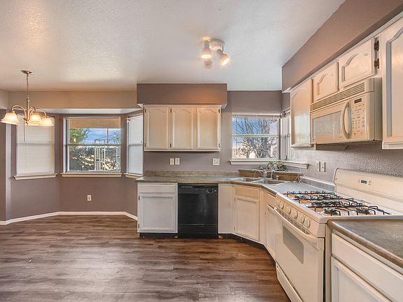 4th image of 625 Wind River Ave