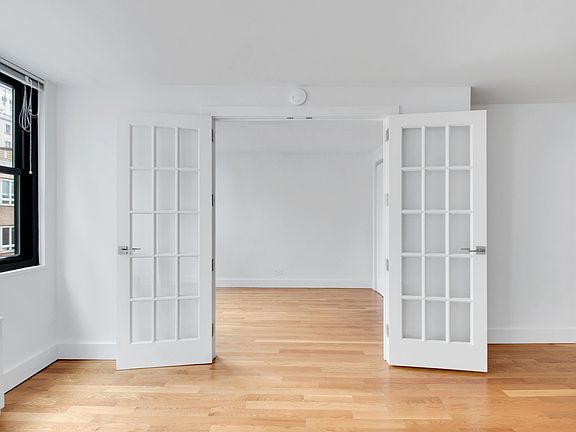 5th image of 330 W 58th St APT 8G