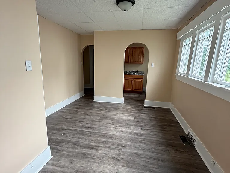 1218 E Broadway St #1 — Photo 4