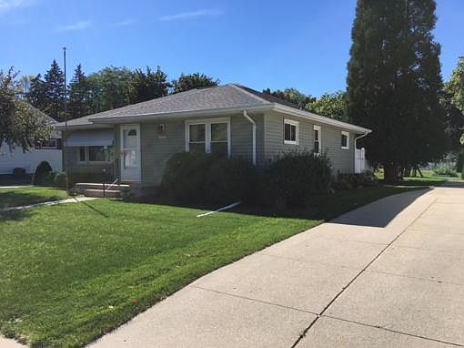 2nd image of 1524 River Dr