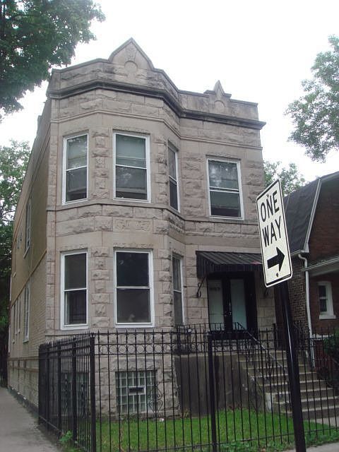 2nd image of 857 N Trumbull Ave