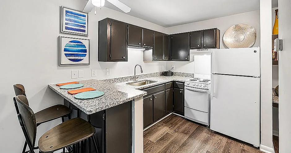 Model-Kitchen-01-Wilmington-Commons-Wilmington-NC - 455 Racine Dr