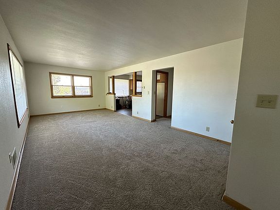 5th image of 3201-3203 W Verona Ct