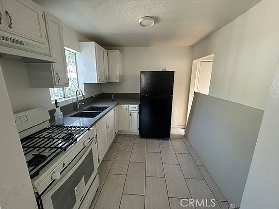 5th image of 623 W 78th St
