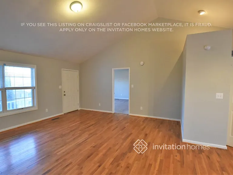 3996 Leinbach Dr — Photo 2