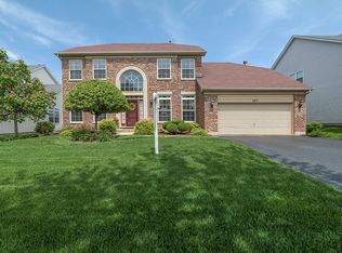 683 Manhattan Cir, Oswego, IL 60543