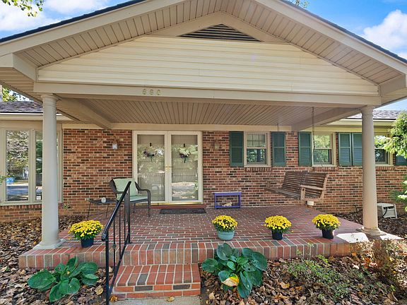 4th image of 660 Shasta Cir