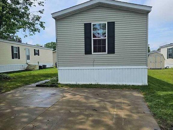 2nd image of 29701 Carousel St