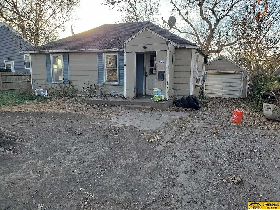 1425 N 9th St Beatrice NE 68310 Zillow