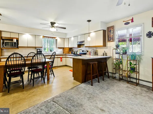 209 Broad St, Swedesboro, NJ 08085