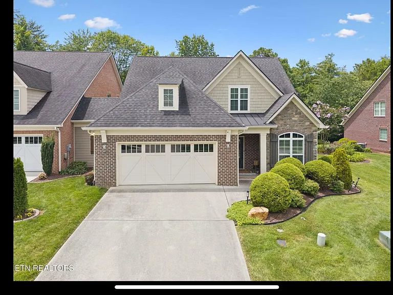 437 Chapel Grove Ln — Photo 2