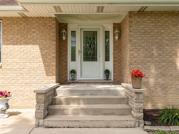 3rd image of 18622 Burnham Ave