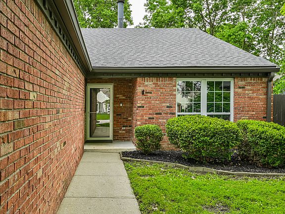2nd image of 6841 Colony Pointe South Dr
