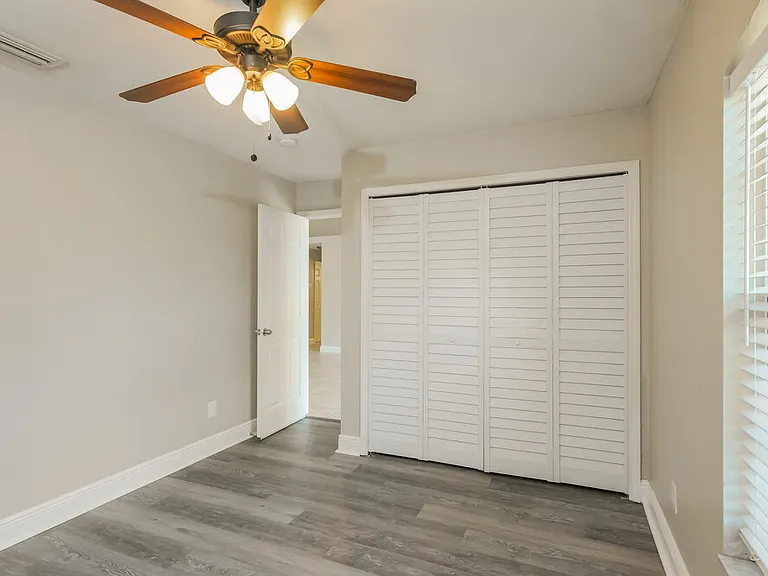 845 SW 37th Ln — Photo 14