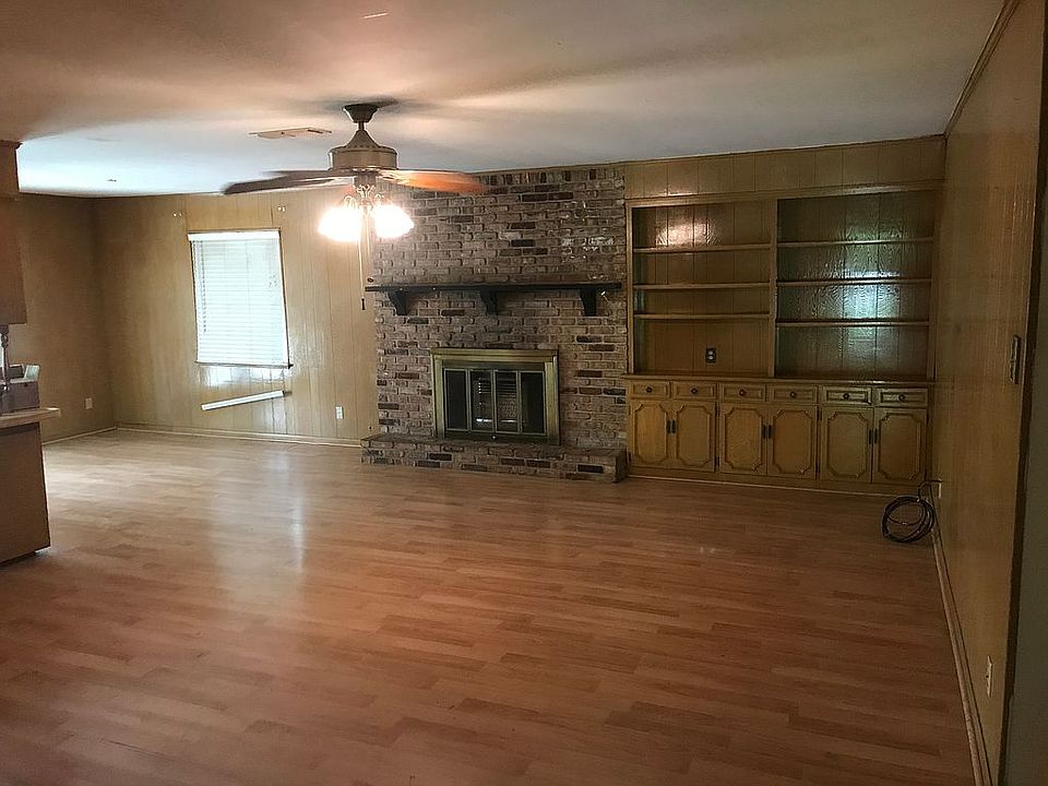 1st image of 101 Villanova Ct