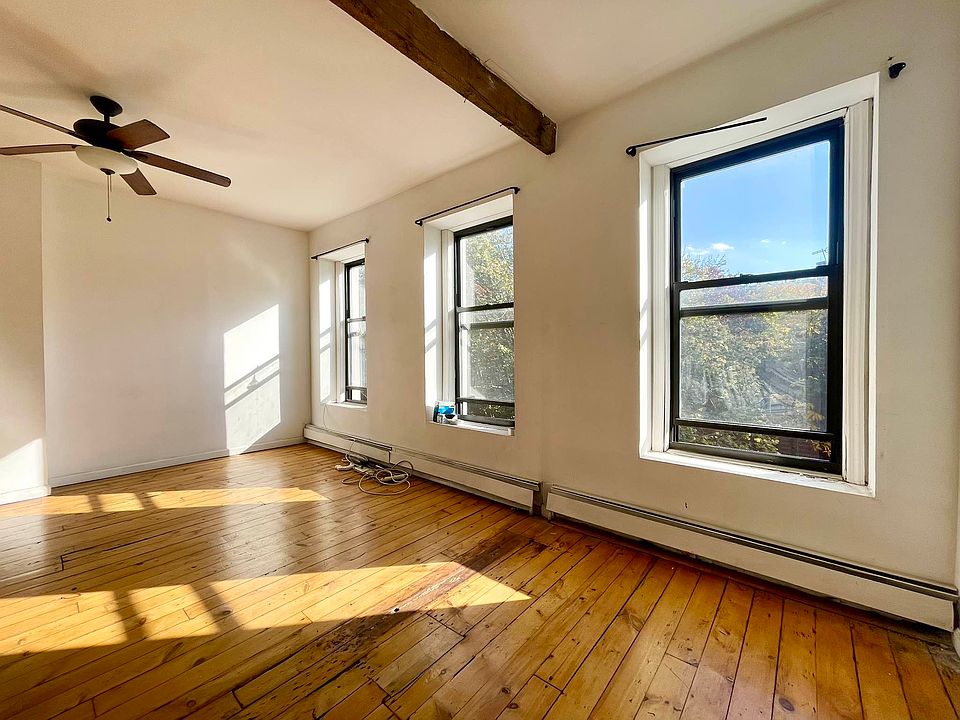 1st image of 51 Hart St APT 3