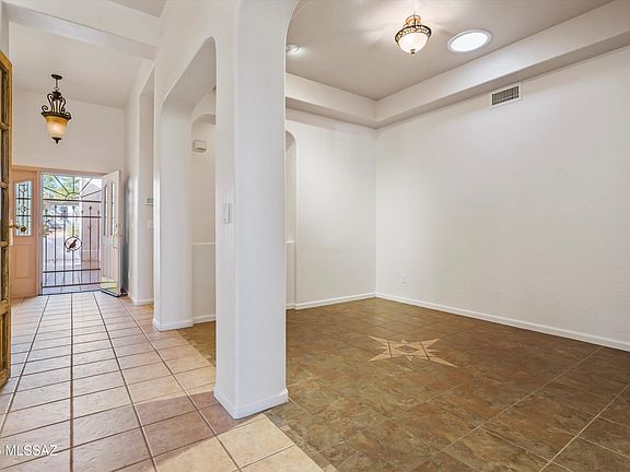5th image of 1489 W Bridalveil Pl