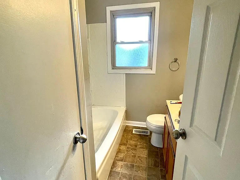 106 Peggy Ln — Photo 5